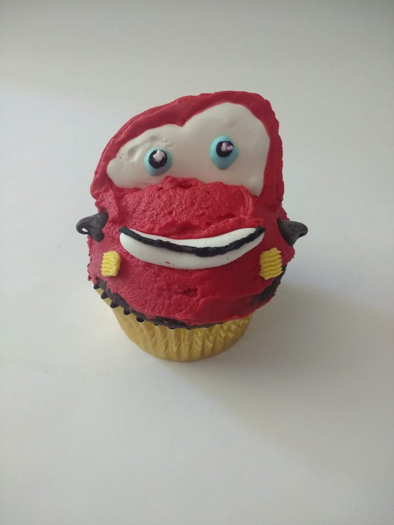Car cupcake from front